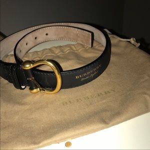 burberry belt (like new)
